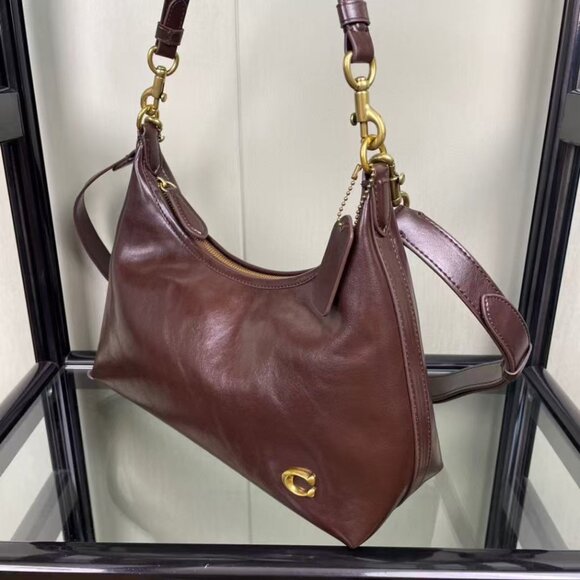 Coach women's shoulder bag size 30*22*11cm - Picture 5 of 9